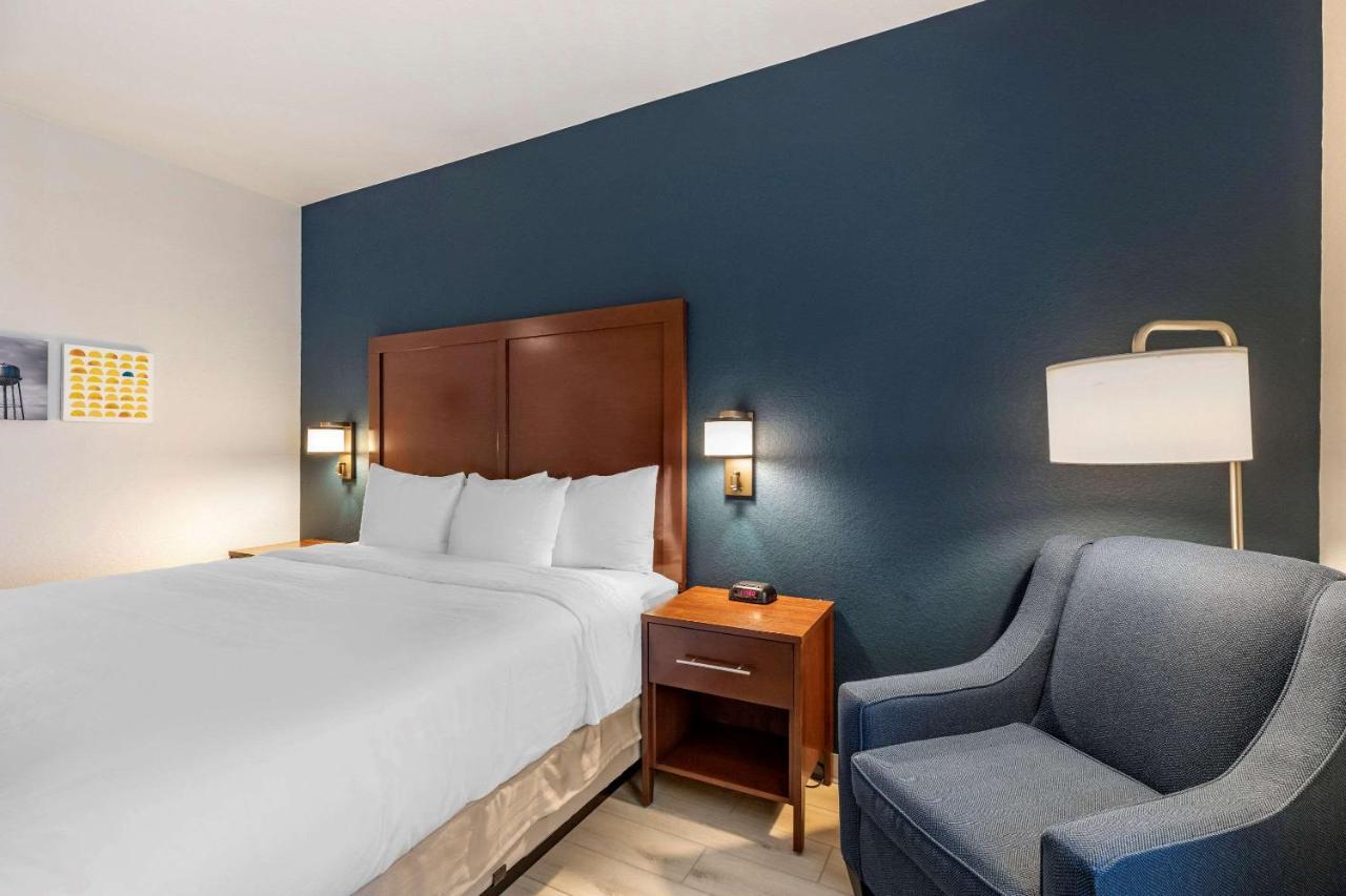 Comfort Inn & Suites Bennett Strasburg Eksteriør billede
