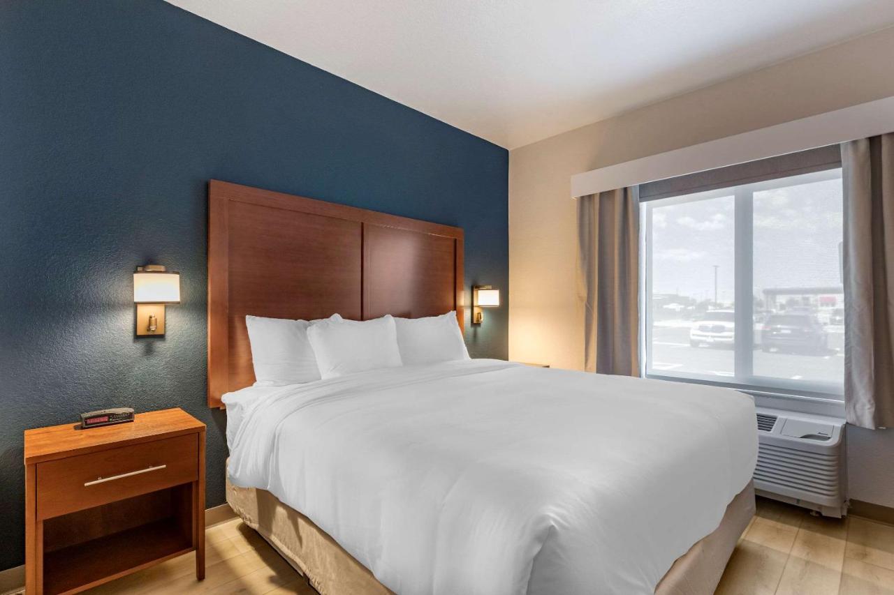 Comfort Inn & Suites Bennett Strasburg Eksteriør billede