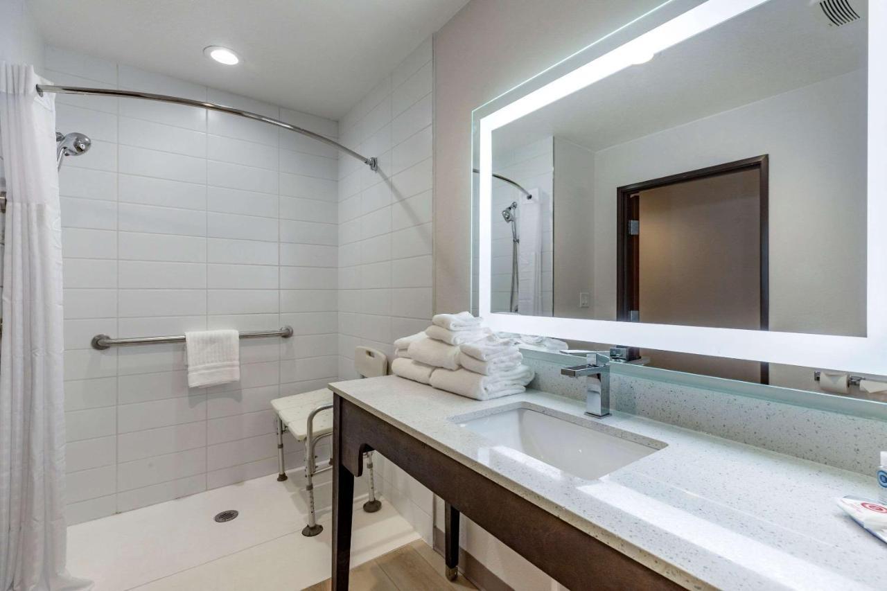Comfort Inn & Suites Bennett Strasburg Eksteriør billede
