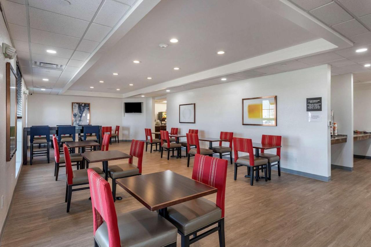 Comfort Inn & Suites Bennett Strasburg Eksteriør billede